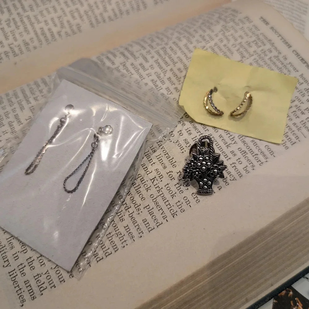 Elegant Silver and Gold Jewelry Set